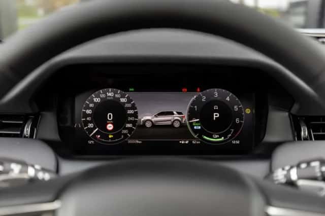 Land Rover Discovery Sport (2026) thumbnail 11