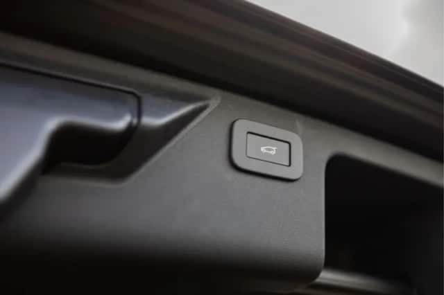 Land Rover Discovery Sport (2026) thumbnail 35