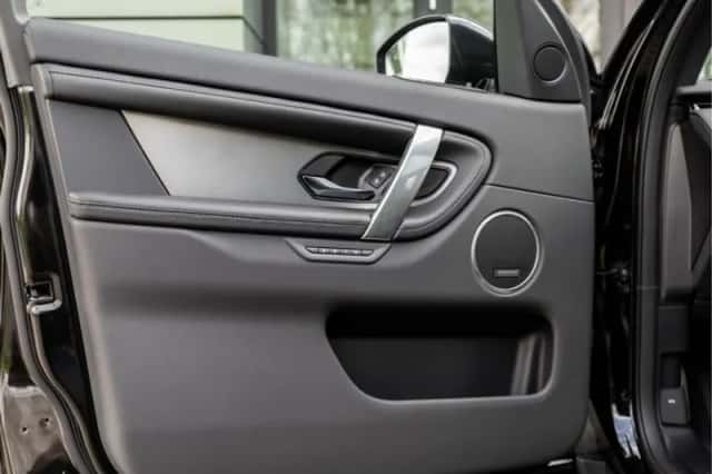 Land Rover Discovery Sport (2026) thumbnail 37