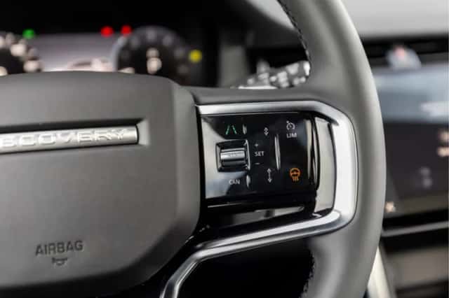Land Rover Discovery Sport (2026) thumbnail 39