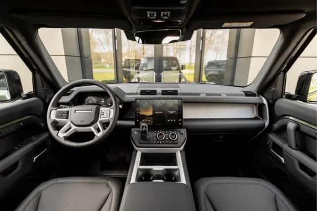 Land Rover Defender (2026) thumbnail 16