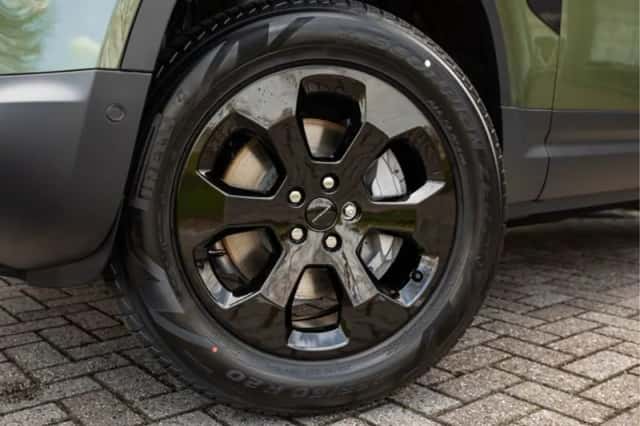 Land Rover Defender (2026) thumbnail 17