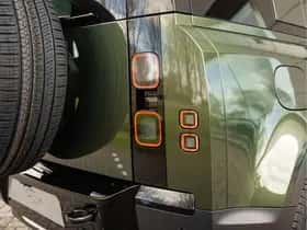 Land Rover Defender thumbnail 28