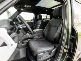 Land Rover Defender thumbnail 4