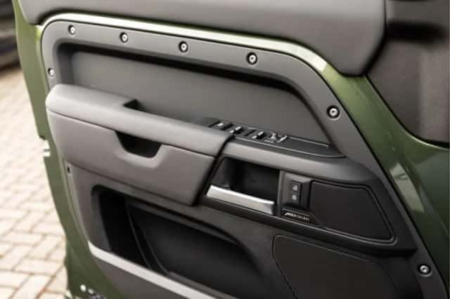 Land Rover Defender (2026) thumbnail 35
