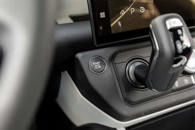 Land Rover Defender (2026) thumbnail 38