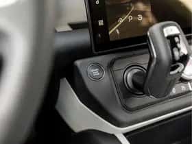 Land Rover Defender thumbnail 38