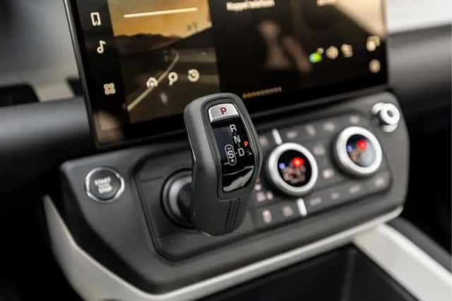 Land Rover Defender (2026) thumbnail 39