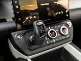 Land Rover Defender thumbnail 39