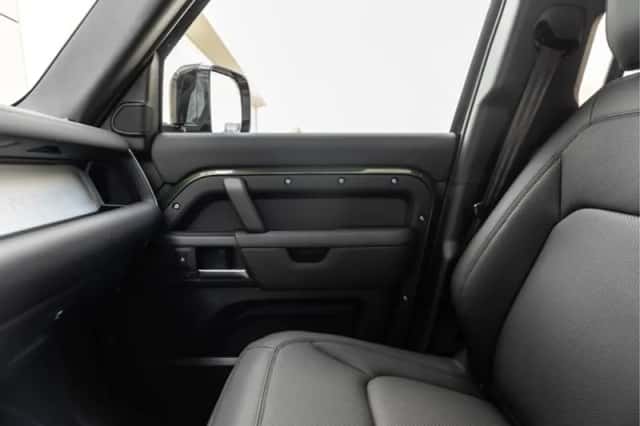 Land Rover Defender (2026) thumbnail 42