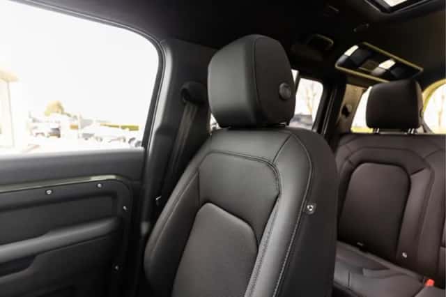 Land Rover Defender (2026) thumbnail 43