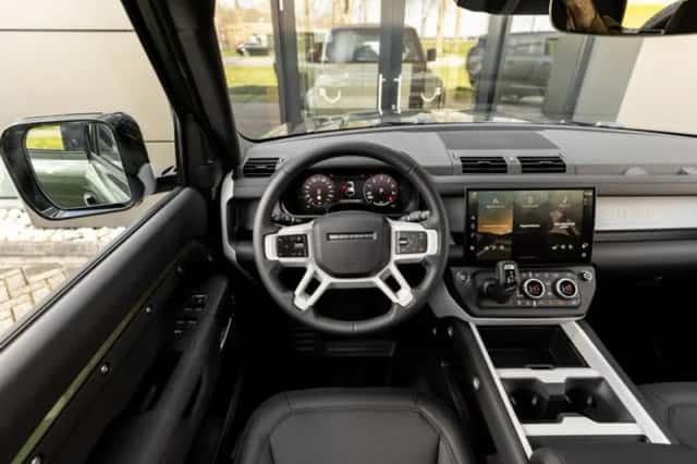 Land Rover Defender (2026) thumbnail 10