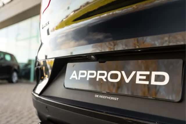 Jaguar I-Pace (2021) thumbnail 28