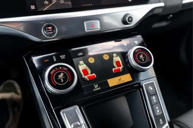 Jaguar I-Pace (2021) thumbnail 37