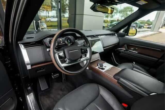 Land Rover Range Rover (2024) thumbnail 3