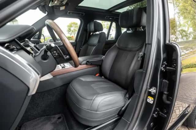 Land Rover Range Rover (2024) thumbnail 4