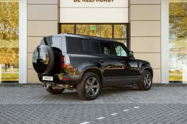 Land Rover Defender (2025) thumbnail 2
