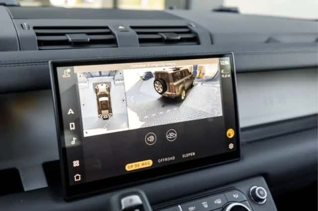 Land Rover Defender (2025) thumbnail 14