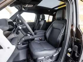 Land Rover Defender (2025) thumbnail 4