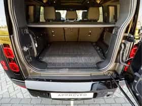 Land Rover Defender (2025) thumbnail 32