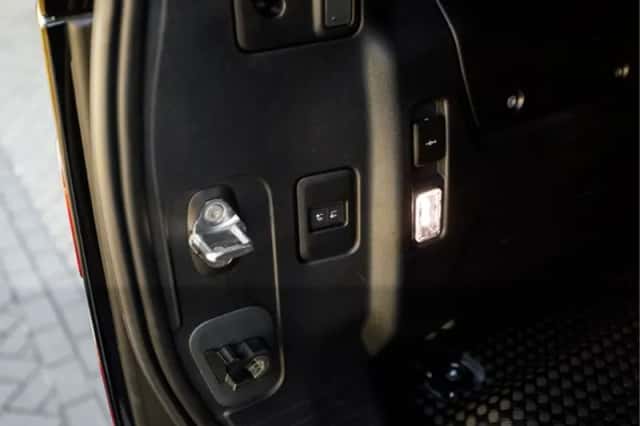 Land Rover Defender (2025) thumbnail 33