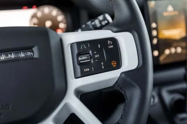 Land Rover Defender (2025) thumbnail 37