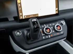 Land Rover Defender (2025) thumbnail 39