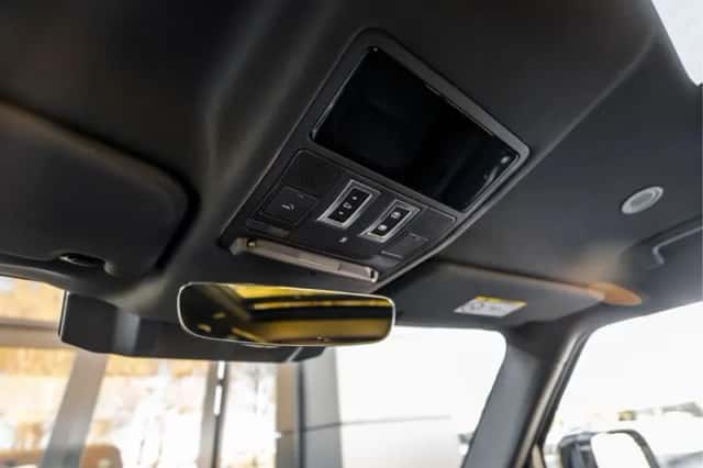 Land Rover Defender (2025) thumbnail 42