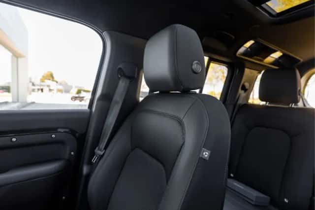 Land Rover Defender (2025) thumbnail 44