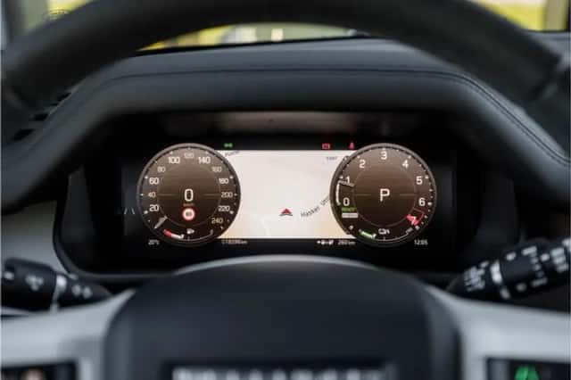 Land Rover Defender (2025) thumbnail 10