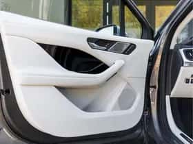 Jaguar I-Pace (2022) thumbnail 33