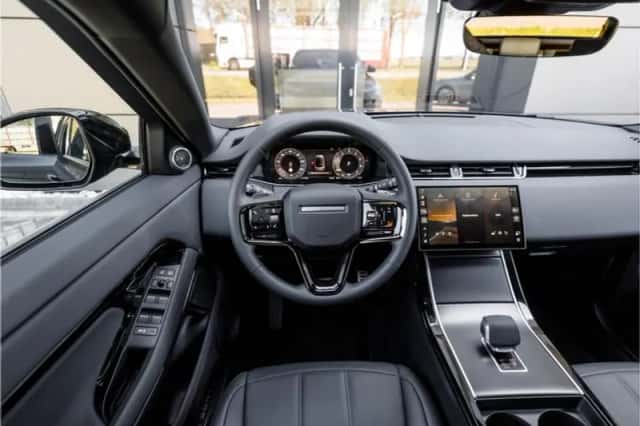 Land Rover Range Rover Evoque (2026) thumbnail 11