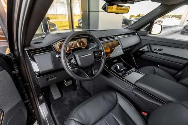 Land Rover Range Rover Sport (2026) thumbnail 3