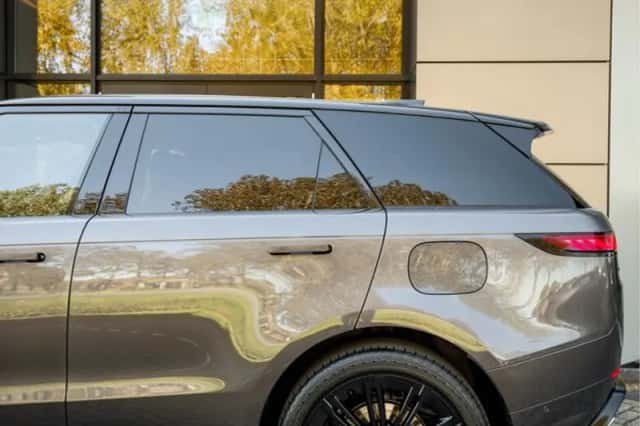 Land Rover Range Rover Sport (2026) thumbnail 25