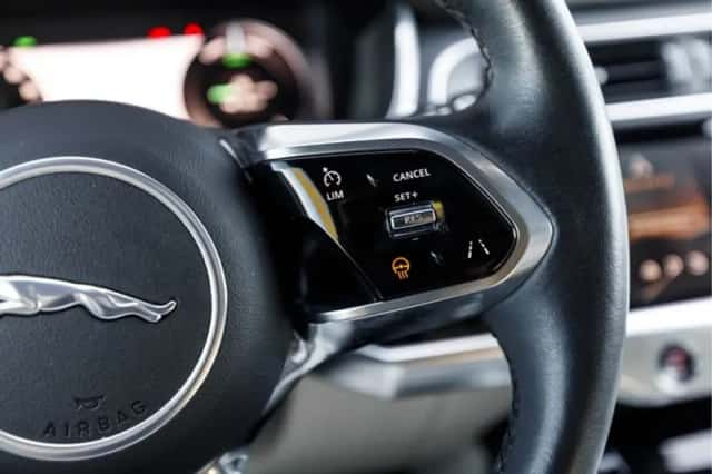 Jaguar I-Pace (2022) thumbnail 35