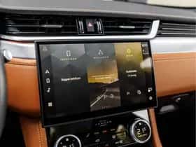 Jaguar F-Pace (2023) thumbnail 12