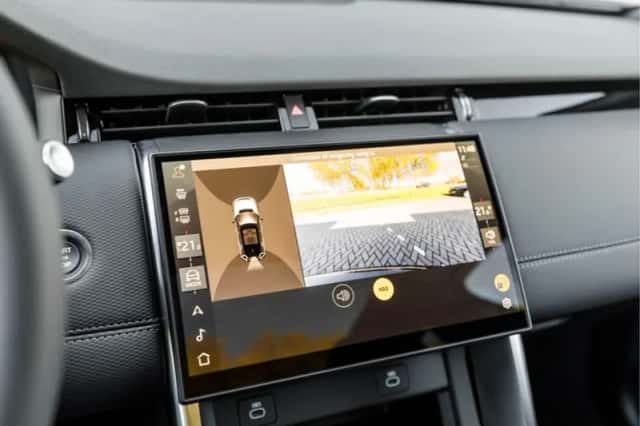 Land Rover Discovery Sport (2026) thumbnail 14