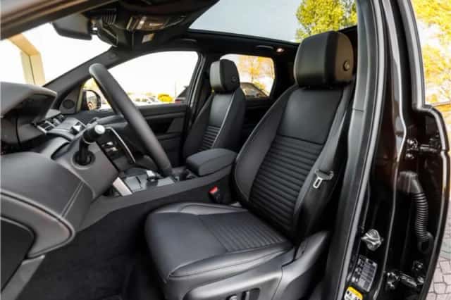 Land Rover Discovery Sport (2026) thumbnail 4