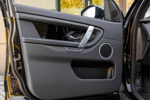 Land Rover Discovery Sport (2026) thumbnail 35