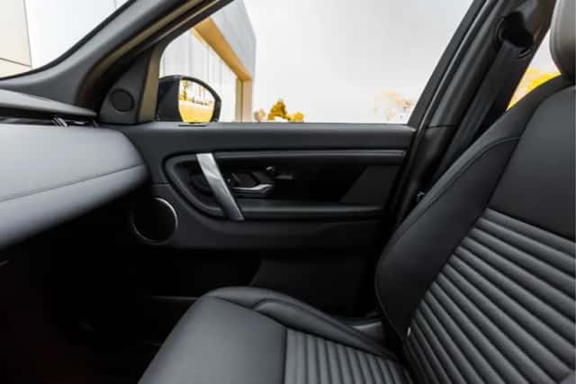 Land Rover Discovery Sport (2026) thumbnail 42