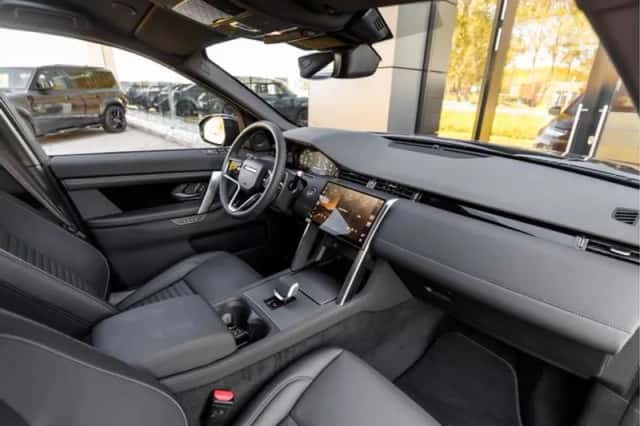 Land Rover Discovery Sport (2026) thumbnail 45