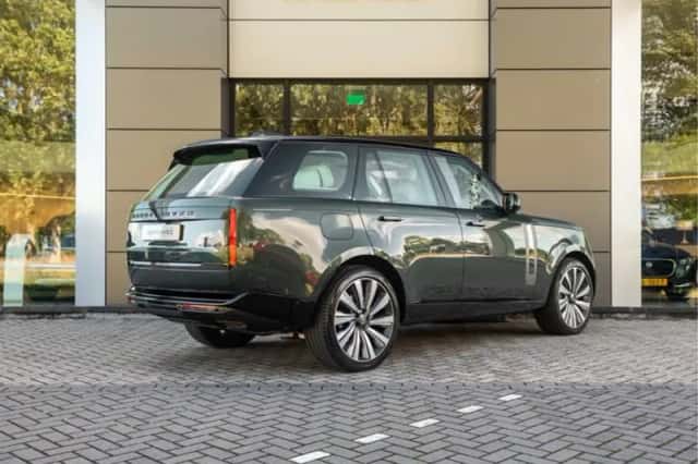 Land Rover Range Rover (2023) thumbnail 2