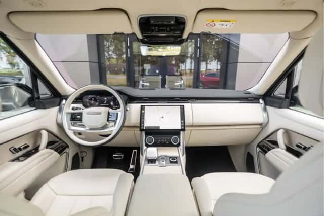 Land Rover Range Rover (2023) thumbnail 18