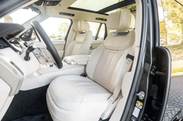 Land Rover Range Rover (2023) thumbnail 4