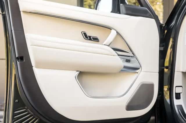 Land Rover Range Rover (2023) thumbnail 39