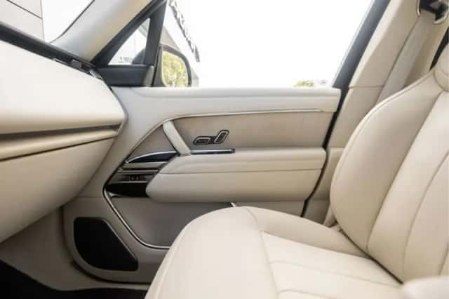 Land Rover Range Rover (2023) thumbnail 47