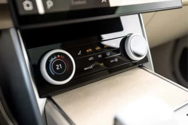 Land Rover Range Rover (2023) thumbnail 51