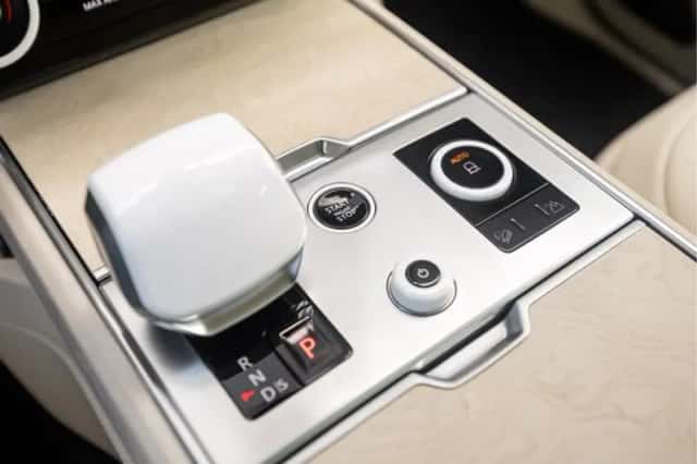 Land Rover Range Rover (2023) thumbnail 54