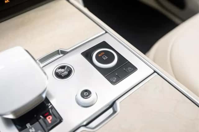 Land Rover Range Rover (2023) thumbnail 55
