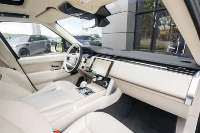 Land Rover Range Rover (2023) thumbnail 65